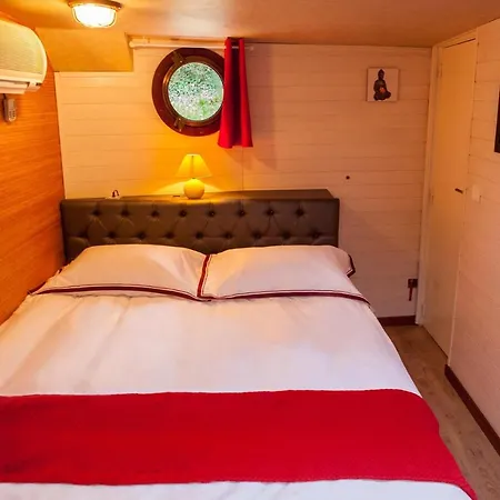 Peniche Mirage, Cabine Caravelle Pensión Carcasona
